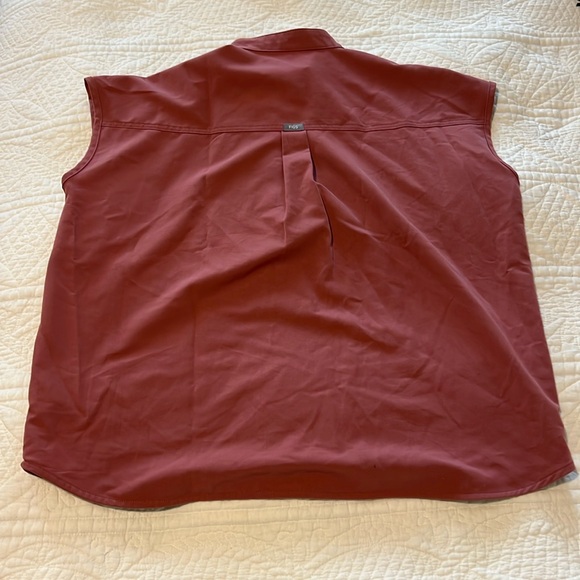 FIGS Women’s Rafaela Oversized Scrub Top Size L - Mauve - Picture 2 of 5